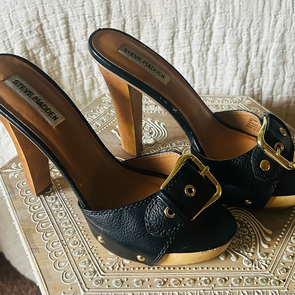 Steve Madden Black and Gold Buckle Mules - Picture 4 of 5